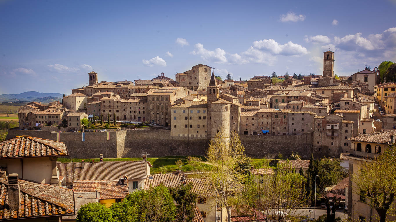 Scoprire Anghiari tra chiese musei e panorami indimenticabili