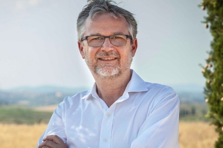 Covid-19 in Toscana. Intervista a  Simone Bezzini, Assessore al Diritto alla Salute e alla Sanità della Regione.