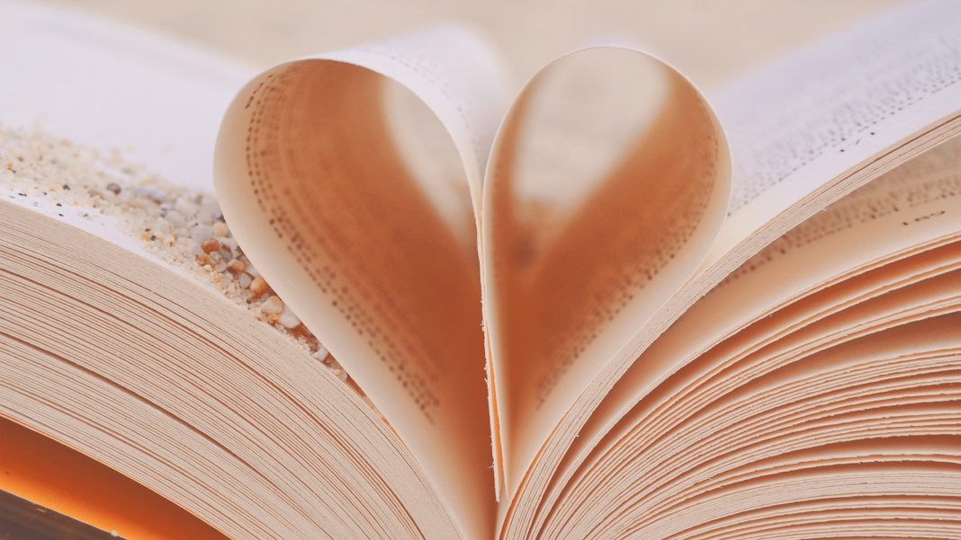 Gaia Nanni legge tre libri dedicati all'amore