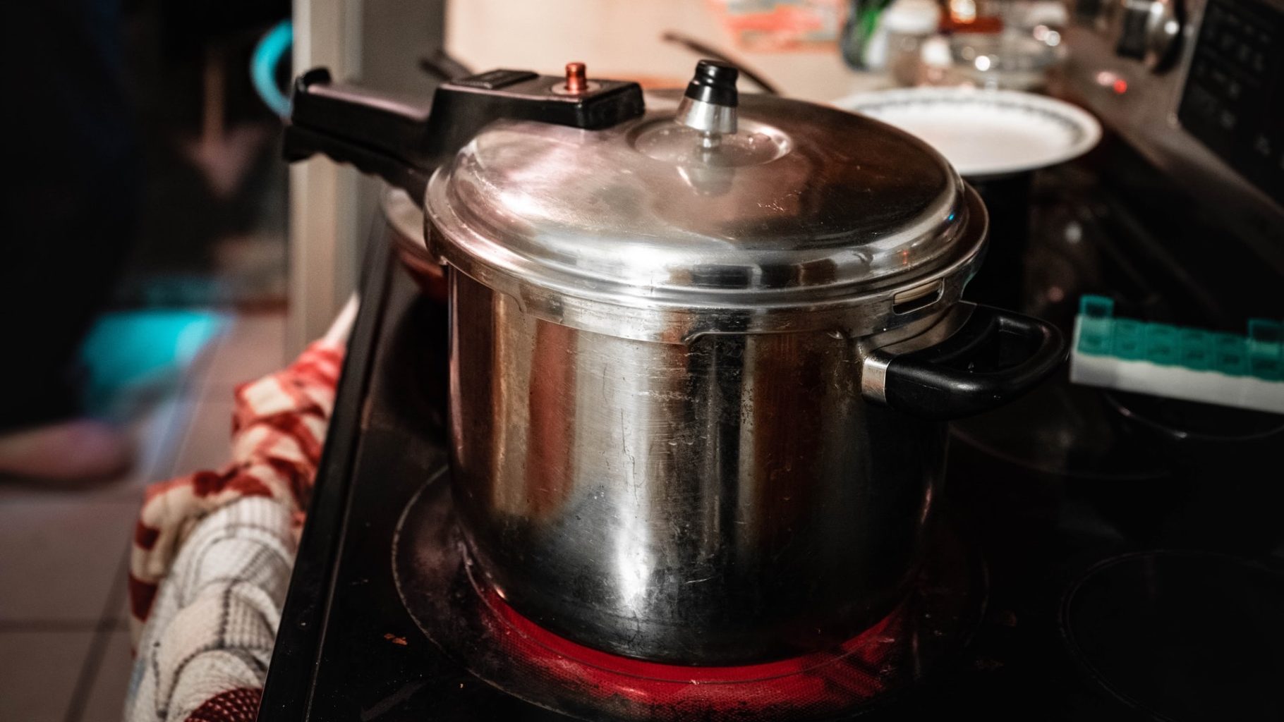 Cucinare con la pentola a pressione: risparmio consumi e benefici