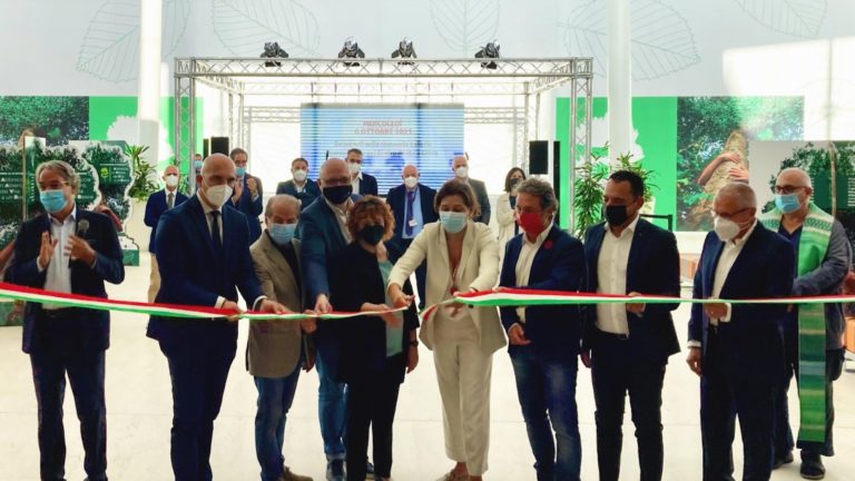 Ponte a Greve: riapre la galleria commerciale