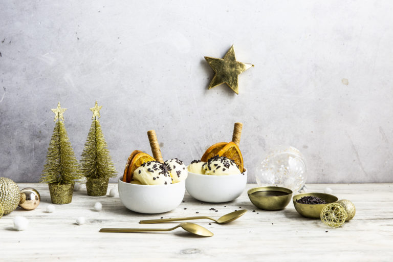 Gelato alla crema con agrumi e cioccolato