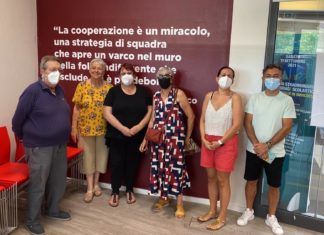 Da Unicoop Firenze 2848 euro di card per la spesa alle associazioni del territorio DA UNICOOP FIRENZE 2.848 EURO DI CARD PER LA SPESA ALLE ASSOCIAZIONI DEL TERRITORIO