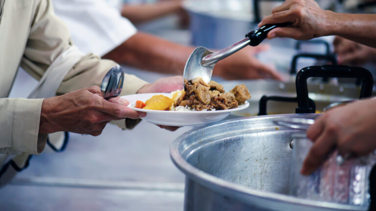 La spesa per tutti contro lo spreco alimentare