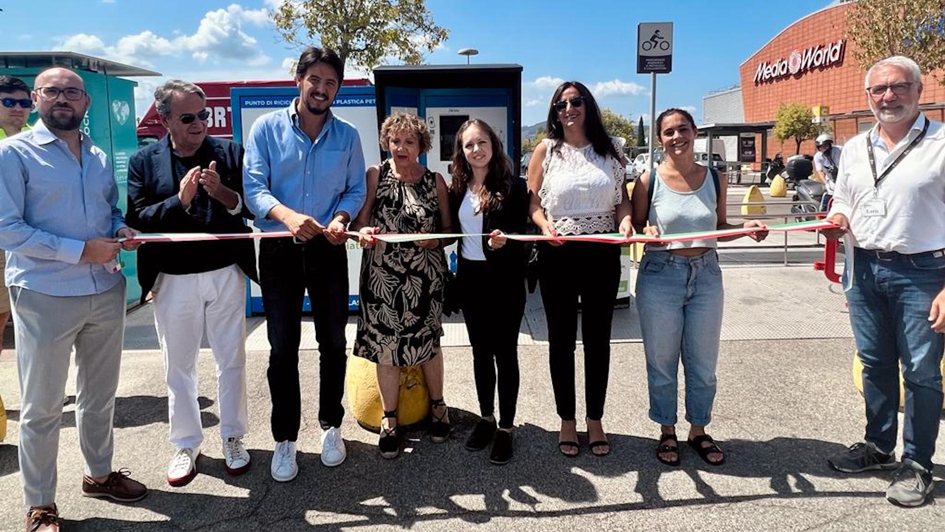 Al Coop Fi Di Firenze Ponte A Greve Parte La Raccolta Di Bottiglie Pet Installato Un