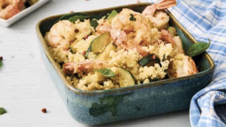 Cous cous con gamberi, zucchine alla menta e pepe rosa