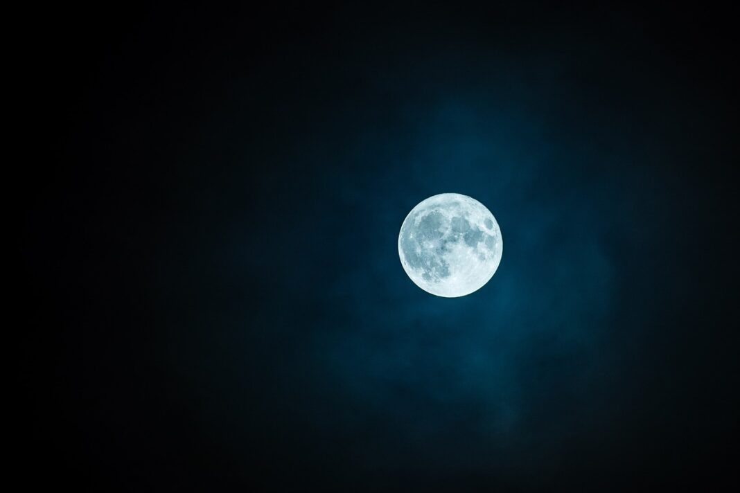 Luna cielo notturno