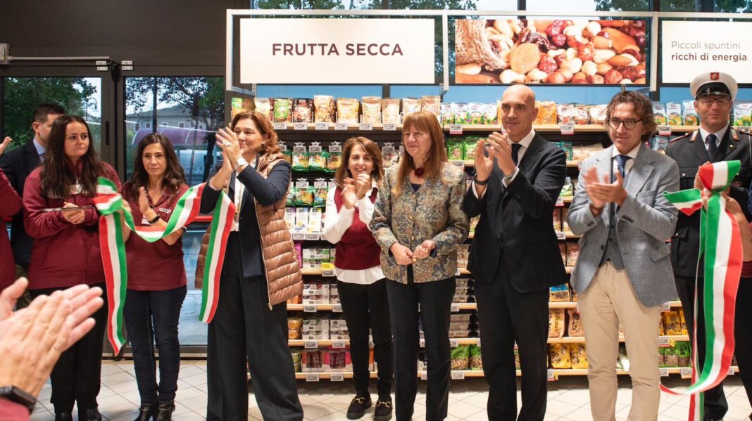 Riapertura Coop di Buonconvento. Taglio del Nastro