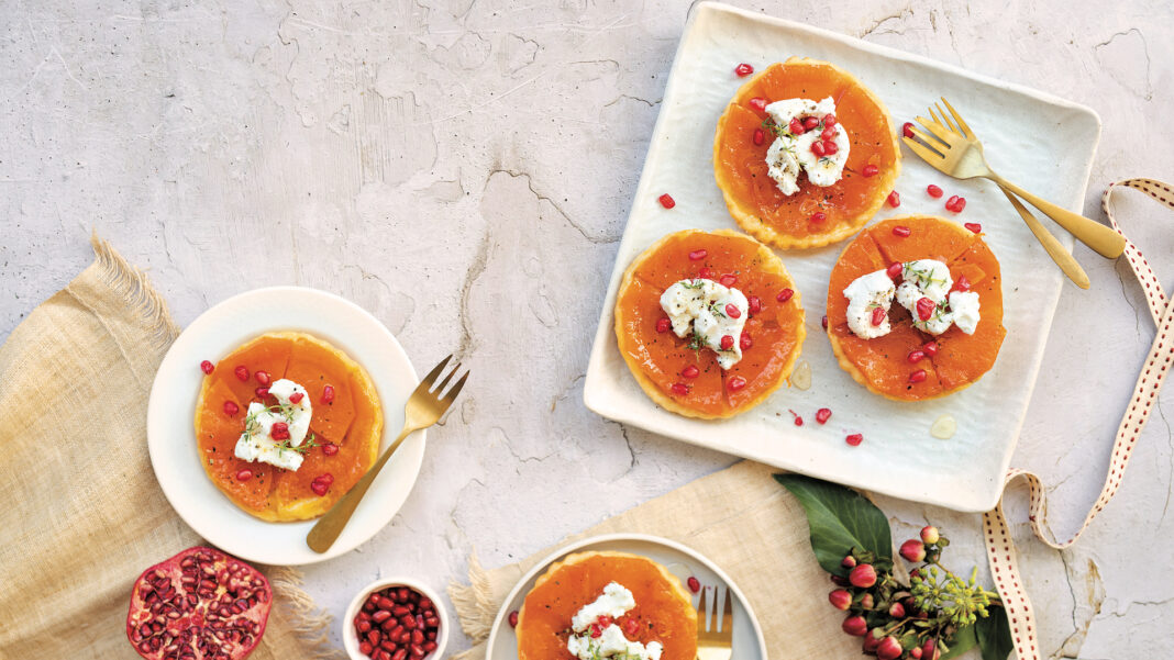 Mini tarte al Parmigiano Reggiano con zucca e caprino