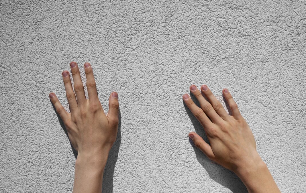 Guardare con le mani per Ostinata Festival