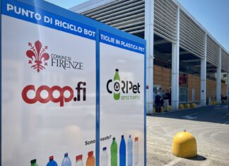 Oltre 55 milioni e 769 mila bottiglie in PET riciclate grazie ai 18 ecocompattatori installati nei parcheggi dei Coop.fi Oltre 55 milioni e 769 mila bottiglie in PET riciclate grazie ai 18 ecocompattatori installati nei parcheggi dei Coop.fi