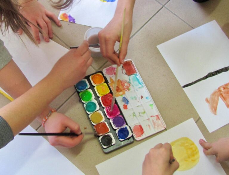 Solidarietà in scena: arte e musica alle Sieci il 19 ottobre a sostegno del crowdfunding “Doposcuola a scuola” dell’Associazione Tessere Culture