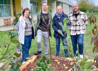 Nella scuola primaria Don Milani di San Miniato nasce un nuovo bosco didattico realizzato da Unicoop Firenze Bosco didattico a San Miniato, 22 ottobre 2025