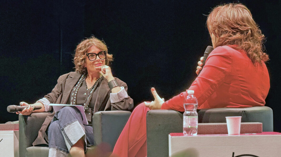 Daniela Mori, presidnete consiglio di sorveglianza di Unicoop Firenze, intervistata dalla giornalista Marianna Aprile