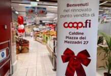 Taglio del nastro per il rinnovato Coop.fi di Caldine Taglio del Nastro per il rinnovato Coop.fi di Caldine