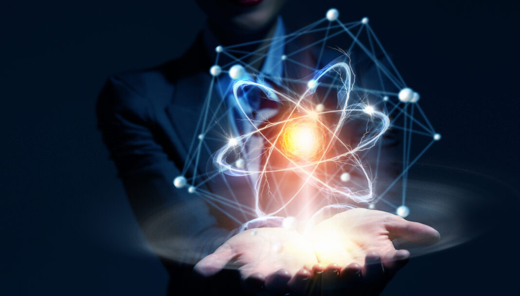 Il vuoto cosmico e quello dell'atomo spiegato dal fisico Guido Tonelli