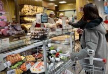 Massima vigilanza contro il rischio speculazioni UNICOOP FIRENZE E MONDO COOP: “VIGILANZA CONTRO IL RISCHIO SPECULAZIONI”