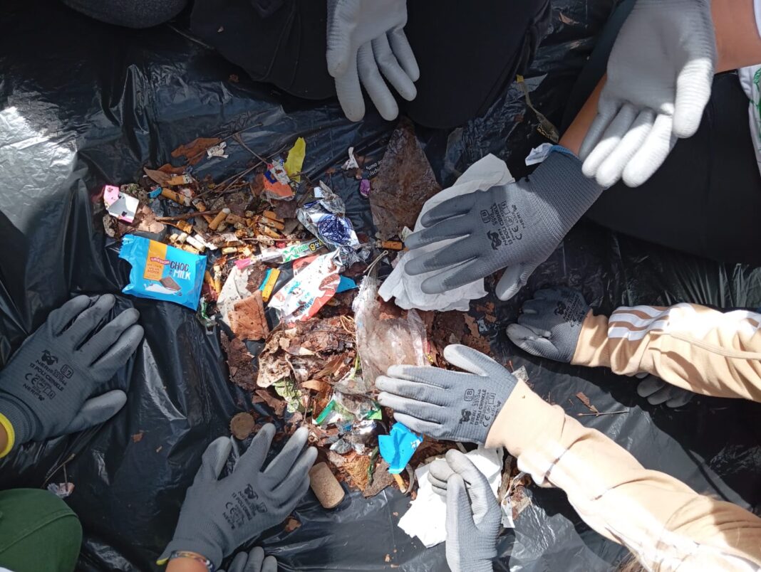 Tappa ad Asciano di Liberi dai rifiuti