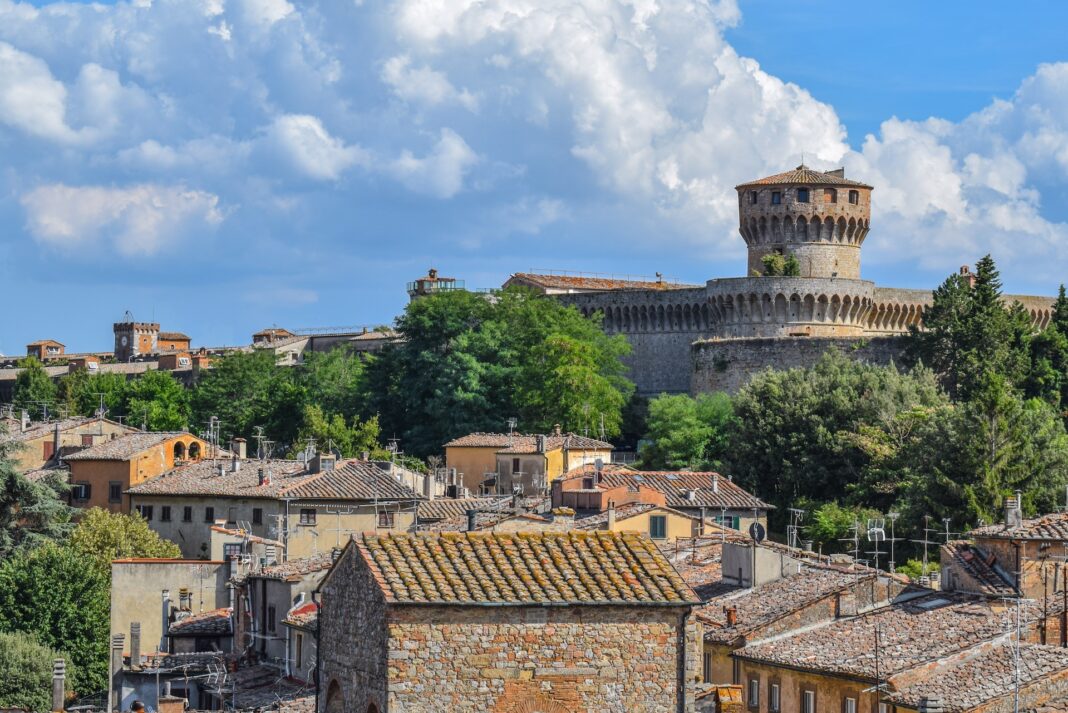 Volterra di piazza in piazza