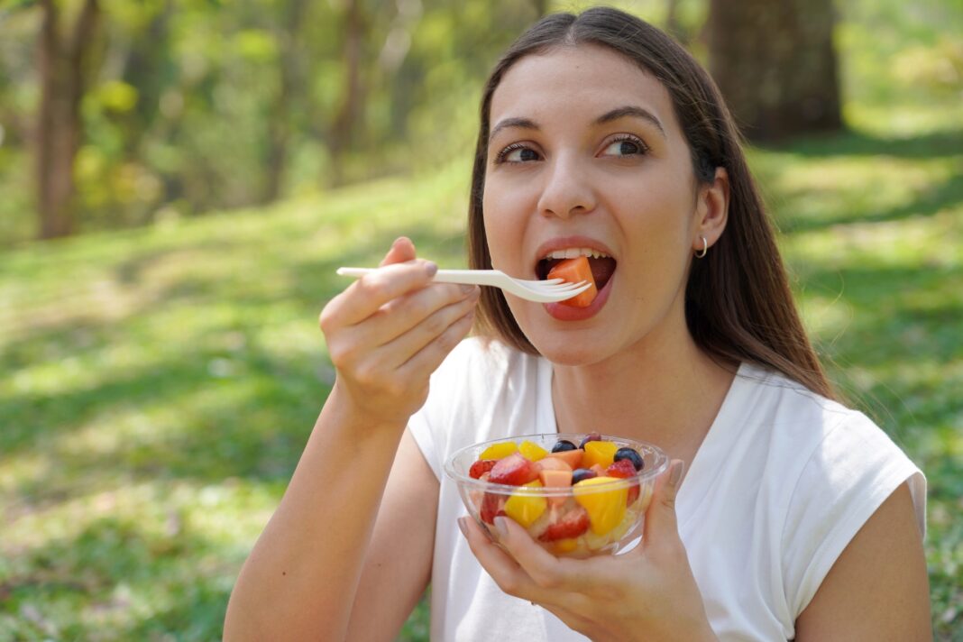 Macedonia e frutta fresca tagliata
