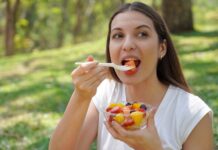 Macedonia e frutta fresca tagliata Macedonia e frutta fresca tagliata