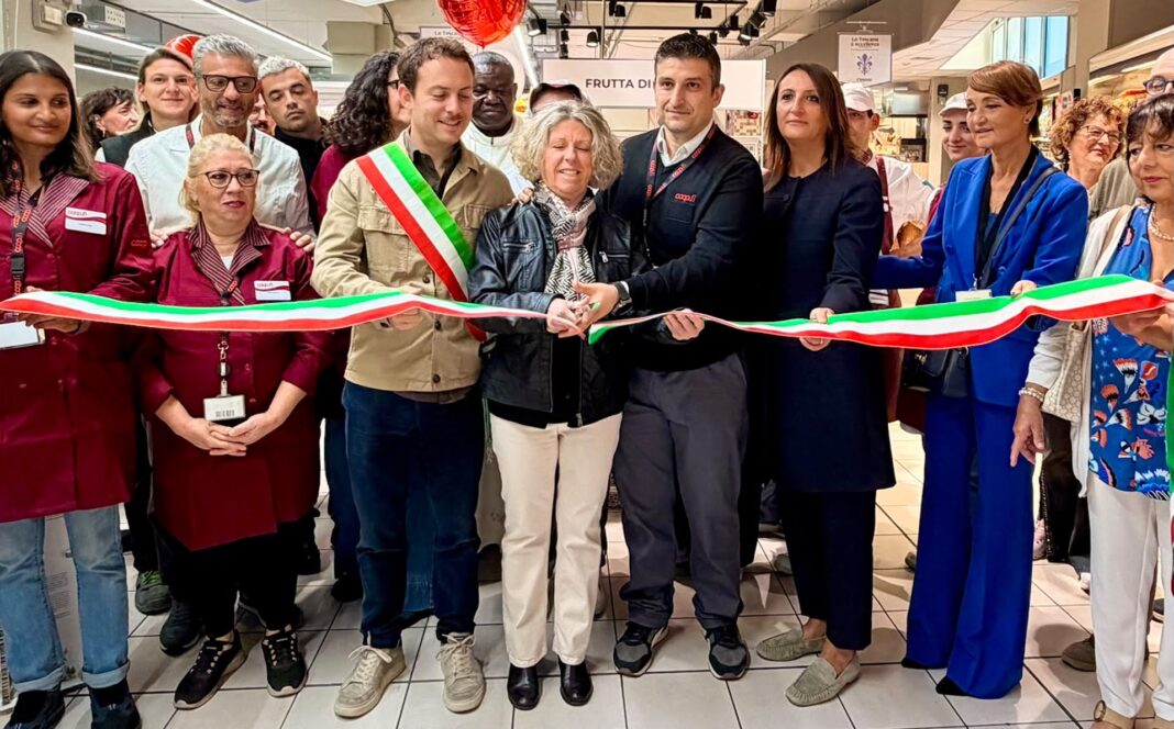 Taglio del nastro per il Coop.fi di Ponte a Ema